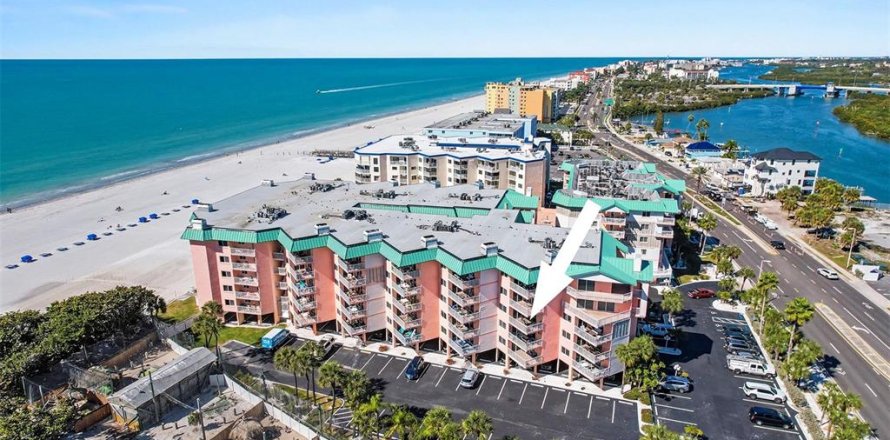 Condo in Indian Shores, Florida, 2 bedrooms  № 2108518