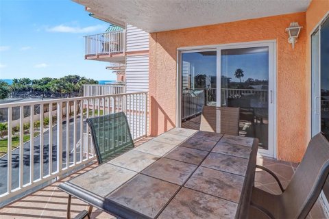 Condo in Indian Shores, Florida, 2 bedrooms  № 2108518 - photo 12