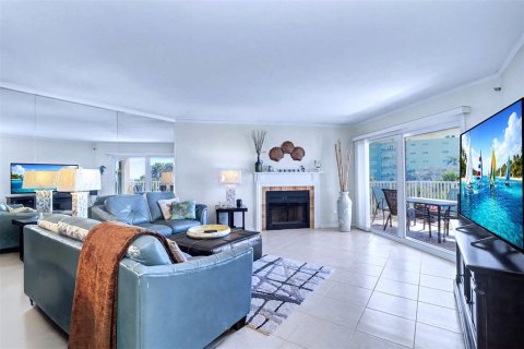 Condo in Indian Shores, Florida, 2 bedrooms  № 2108518 - photo 8