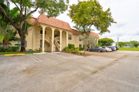 Condo in Pompano Beach, Florida, 2 bedrooms  № 1770827 - photo 30