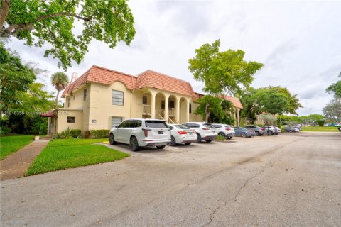 Condo in Pompano Beach, Florida, 2 bedrooms  № 1770827 - photo 29