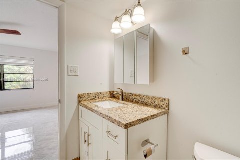 Condo in Pompano Beach, Florida, 2 bedrooms  № 1770827 - photo 19