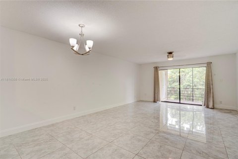 Condo in Pompano Beach, Florida, 2 bedrooms  № 1770827 - photo 2