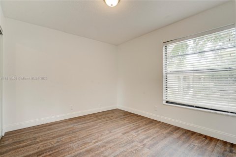 Condo in Pompano Beach, Florida, 2 bedrooms  № 1770827 - photo 13