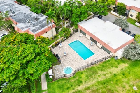Condo in Pompano Beach, Florida, 2 bedrooms  № 1770827 - photo 27