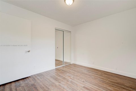 Condo in Pompano Beach, Florida, 2 bedrooms  № 1770827 - photo 15