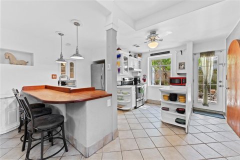 Villa ou maison à louer à Palm Harbor, Floride: 3 chambres, 163.51 m2 № 2148101 - photo 2