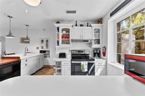 Villa ou maison à louer à Palm Harbor, Floride: 3 chambres, 163.51 m2 № 2148101 - photo 11