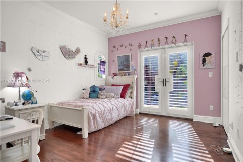 House in Coral Gables, Florida 4 bedrooms, 344.57 sq.m. № 1585396 - photo 13