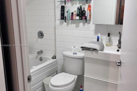 Снять в аренду кондоминиум в Майами, Флорида 3 спальни, 107.3м2, № 2005736 - фото 21