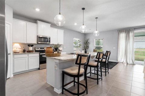 Villa ou maison à louer à Alachua, Floride: 4 chambres, 183.95 m2 № 1772239 - photo 12
