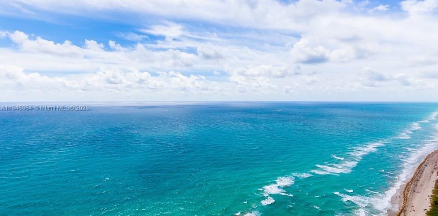 Condo à Hallandale Beach, Floride, 3 chambres  № 330515