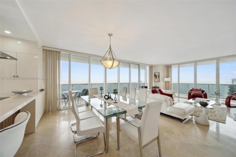 Copropriété à louer à Hallandale Beach, Floride: 3 chambres, 191.84 m2 № 330515 - photo 7