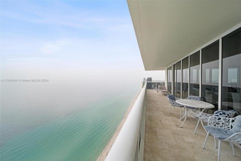 Copropriété à louer à Hallandale Beach, Floride: 3 chambres, 191.84 m2 № 330515 - photo 30