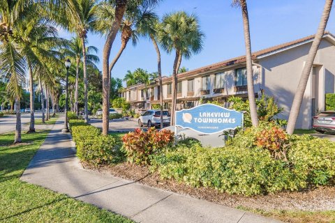 Touwnhouse à vendre à North Miami Beach, Floride: 3 chambres, 147.71 m2 № 1746134 - photo 28