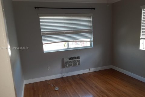 Appartement à louer à Miami Beach, Floride: 2 chambres, 90.58 m2 № 2057176 - photo 13