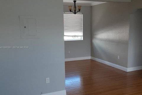 Appartement à louer à Miami Beach, Floride: 2 chambres, 90.58 m2 № 2057176 - photo 4