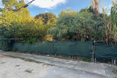 Casa en venta en Miami, Florida, 2 dormitorios, 69.49 m2 № 1972091 - foto 1