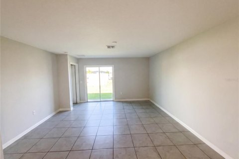 House in Kissimmee, Florida 3 bedrooms, 117.06 sq.m. № 2120083 - photo 16