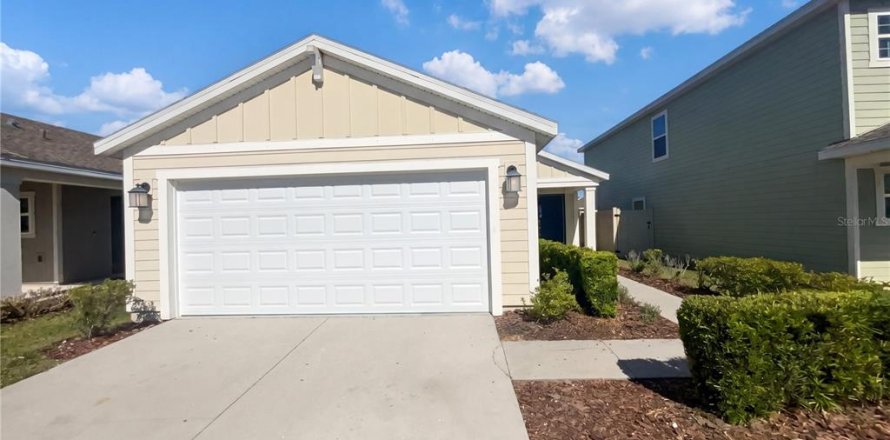 House in Kissimmee, Florida 3 bedrooms, 117.06 sq.m. № 2120083