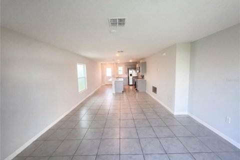 House in Kissimmee, Florida 3 bedrooms, 117.06 sq.m. № 2120083 - photo 3