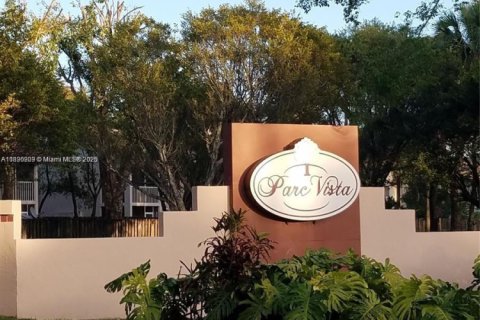 Снять в аренду кондоминиум в Майами, Флорида 2 спальни, 121.89м2, № 1947133 - фото 11