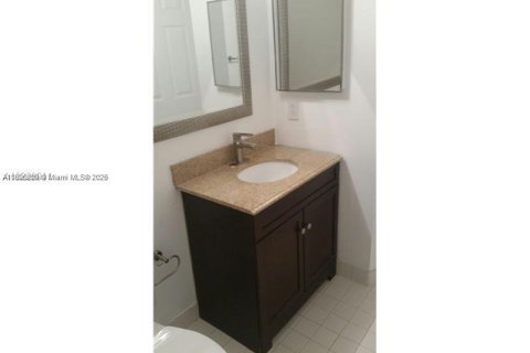 Снять в аренду кондоминиум в Майами, Флорида 2 спальни, 121.89м2, № 1947133 - фото 7