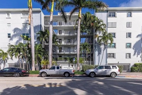 Снять в аренду кондоминиум в Майами-Бич, Флорида 1 спальня, 64.47м2, № 1956368 - фото 6