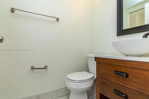 Снять в аренду кондоминиум в Майами-Бич, Флорида 1 спальня, 64.47м2, № 1956368 - фото 23