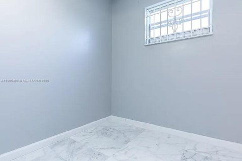 Снять в аренду кондоминиум в Майами-Бич, Флорида 1 спальня, 64.47м2, № 1956368 - фото 5