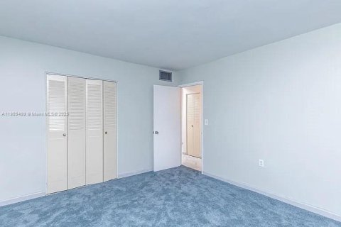 Снять в аренду кондоминиум в Майами-Бич, Флорида 1 спальня, 64.47м2, № 1956368 - фото 8