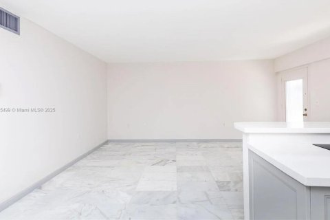 Снять в аренду кондоминиум в Майами-Бич, Флорида 1 спальня, 64.47м2, № 1956368 - фото 9