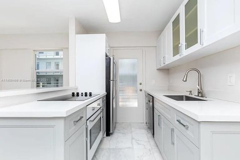 Снять в аренду кондоминиум в Майами-Бич, Флорида 1 спальня, 64.47м2, № 1956368 - фото 13