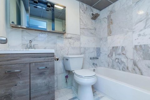 Снять в аренду кондоминиум в Майами-Бич, Флорида 1 спальня, 64.47м2, № 1956368 - фото 10