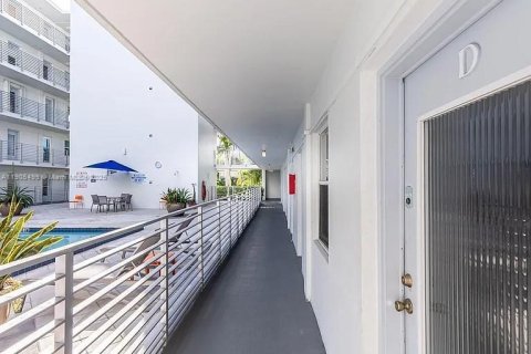 Снять в аренду кондоминиум в Майами-Бич, Флорида 1 спальня, 64.47м2, № 1956368 - фото 4