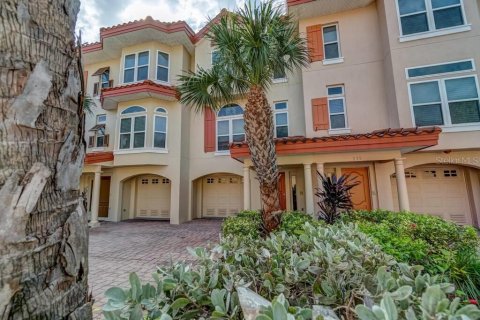 Touwnhouse à vendre à Bradenton Beach, Floride: 3 chambres, 156.82 m2 № 2103532 - photo 2