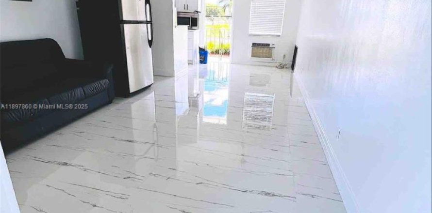 Квартира в Пемброк-Пайнс, Флорида 1 спальня, 52.95м2 № 1949813