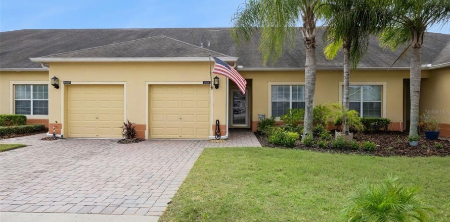 House in Clermont, Florida 2 bedrooms, 127.65 sq.m. № 2425841