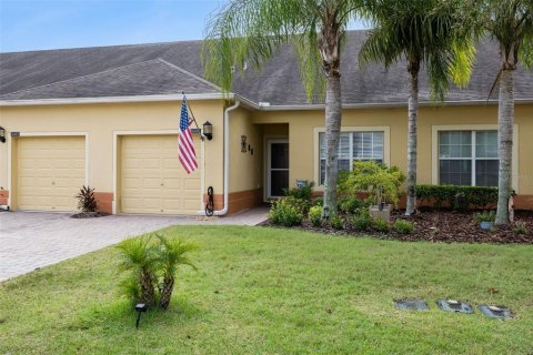 House in Clermont, Florida 2 bedrooms, 127.65 sq.m. № 2425841 - photo 2