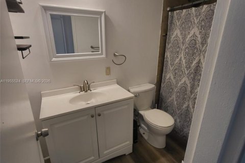 Condominio en venta en Hallandale Beach, Florida, 1 dormitorio, 45.89 m2 № 2010263 - foto 27