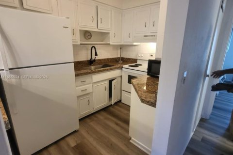 Condominio en venta en Hallandale Beach, Florida, 1 dormitorio, 45.89 m2 № 2010263 - foto 7