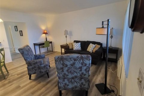 Condominio en venta en Hallandale Beach, Florida, 1 dormitorio, 45.89 m2 № 2010263 - foto 19
