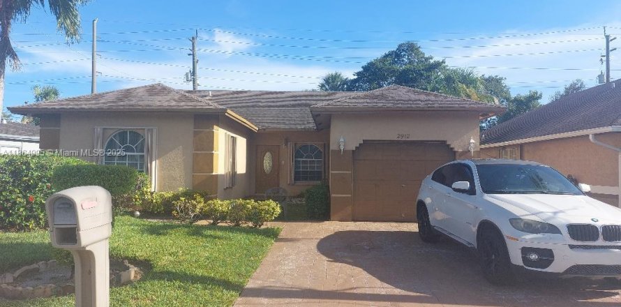 House in Fort Lauderdale, Florida 3 bedrooms, 150.5 sq.m. № 1893134