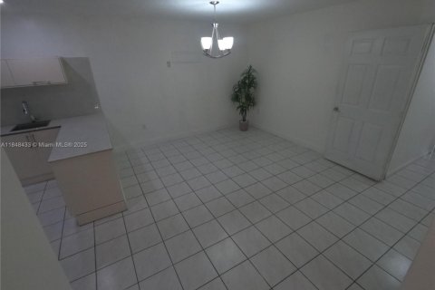 Villa ou maison à vendre à Hialeah Gardens, Floride: 3 chambres, 108.7 m2 № 1857415 - photo 18