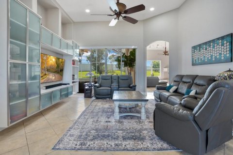 House in Orlando, Florida 4 bedrooms, 253.99 sq.m. № 1841629 - photo 5