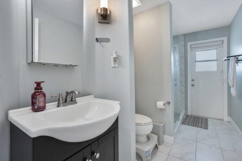 House in Orlando, Florida 4 bedrooms, 253.99 sq.m. № 1841629 - photo 24