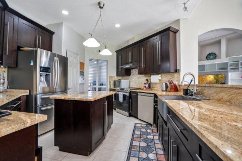 House in Orlando, Florida 4 bedrooms, 253.99 sq.m. № 1841629 - photo 9