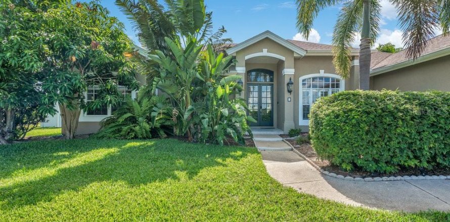 House in Orlando, Florida 4 bedrooms, 253.99 sq.m. № 1841629