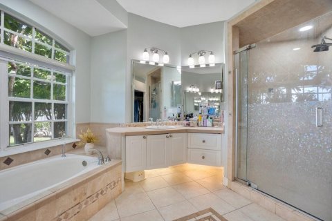 House in Orlando, Florida 4 bedrooms, 253.99 sq.m. № 1841629 - photo 21
