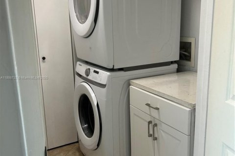 Снять в аренду кондоминиум в Корал-Спрингс, Флорида 2 спальни, 91.42м2, № 1941221 - фото 22